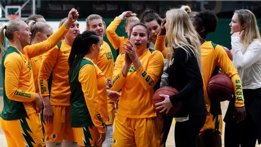 WBB huddle vs San Jose State 11-9-2018