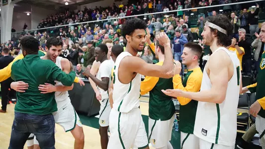 USF-Dons-Mens-Basketball-defeats-#15-Saint-Marys