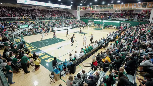 USF-Dons-Mens-Basketball-crowd