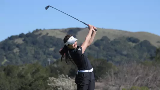 Joan-Soewondo-USF-Dons-Womens-Golf-WCC-Championships-swinging
