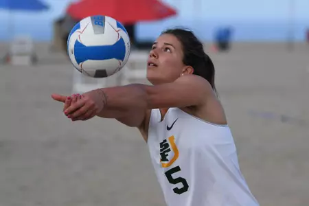 USF Beach Volleyball Anna Dalla Vecchia Bumping