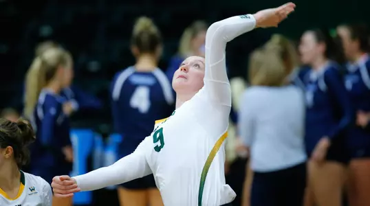 9/21/17: USF WVB vs USD at War Memorial Gym in San Francisco, CA. Image by Chris M. Leung for USF Dons Athletics