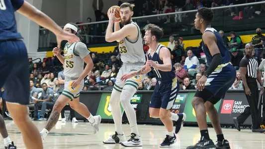 Vova Post Up UC Merced