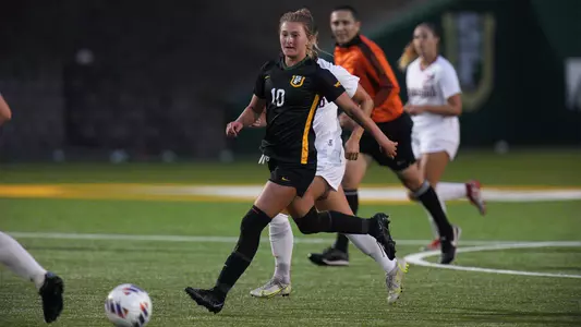 Elle Soleau Action Shot