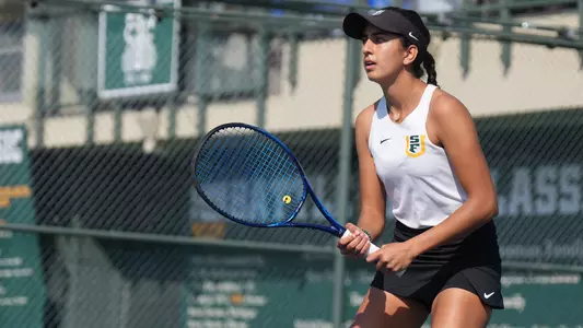 Simran Chhabra waiting for a serve