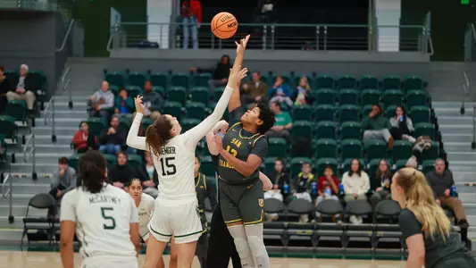 Debora dos Santos Jump Ball