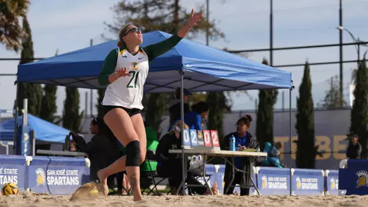 Isadora Nicolai Action Shot