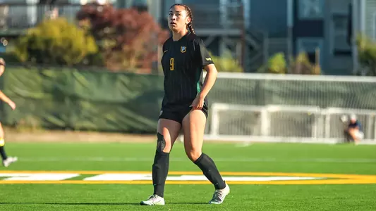 Lindsey Chau Looking