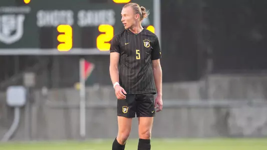 Elias Thomas Looking