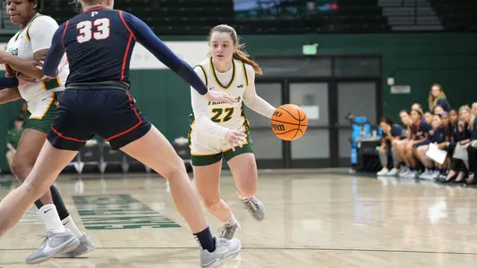 Paula Tirado dribbling vs. Pepperdine