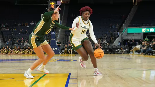 Lorena Barbosa dribbling vs. Colorado State