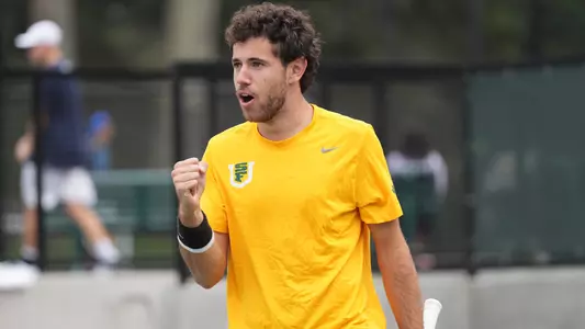 Davide Cortimiglia Fist Pump