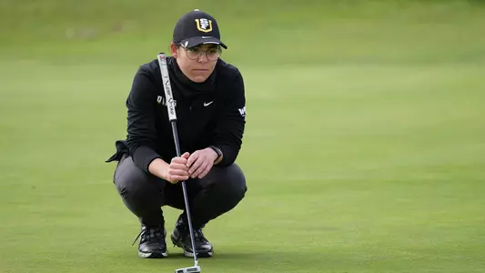 Toni Sottile putting