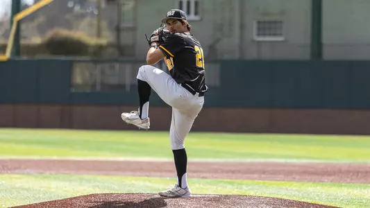 Joe Soberon pitching