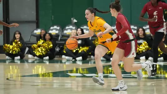 Angeliki Ziaka dribbling vs. WSU