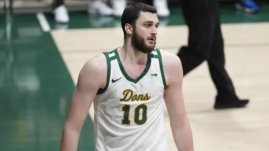 Saba Gigiberia Looking