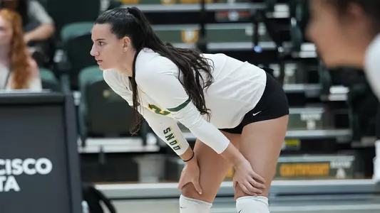 Astrid Puig Looking On