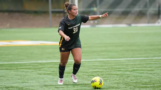 Konstantina Konidaris Pointing