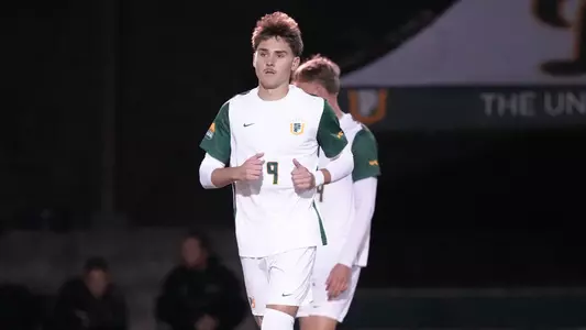 Brayden Beason Jogging vs. Gonzaga October 2025