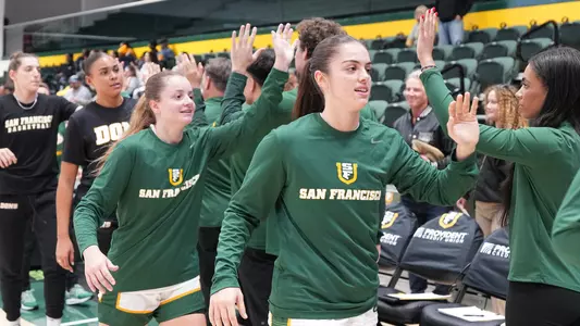 Aina Cargol + Team Pregame Handshake Line