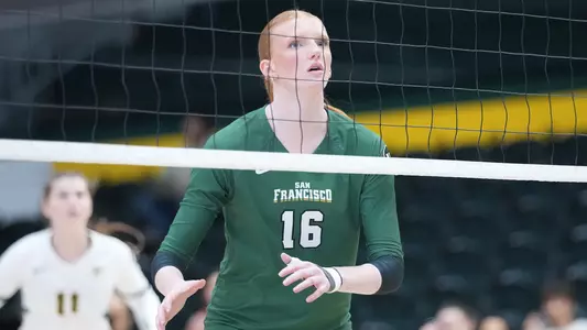 Maeve Bailey Looking On vs. Santa Clara November 2025