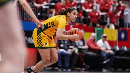 Luana Leite handling the ball at WSU