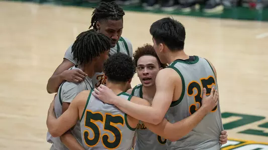 MBB Huddle vs. Saint Mary's Feb. 2025