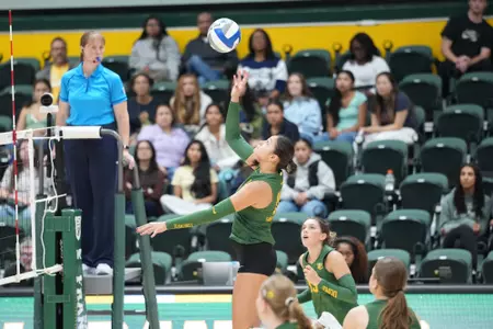 9/19/26: USF WVB vs California Baptist University at War Memorial at the Sobrato Center in San Francisco, CA. Image by Chris M. Leung for USF Dons Athletics