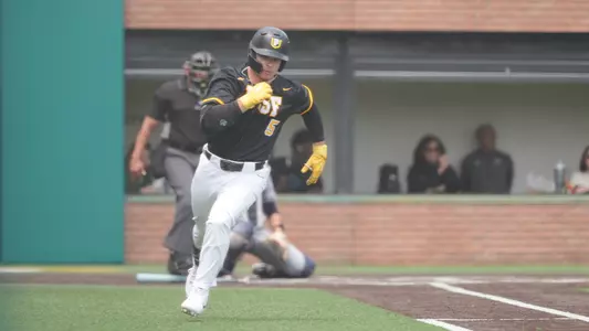 Eddison Esquivel Rounding First 2025