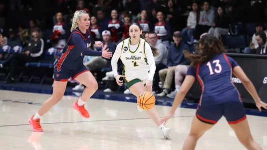 Mara Neira dribbling at SMC 2026