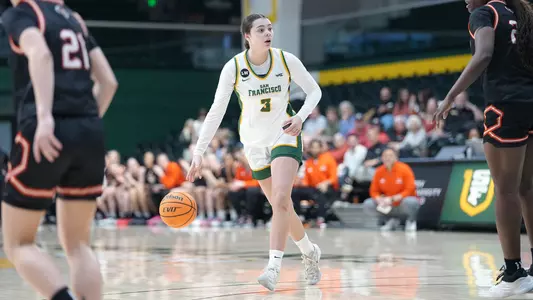 Noelia Mouriño dribbling vs. Pacific 2026