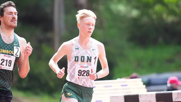 Ethan O'Shea running at Stanford 2025