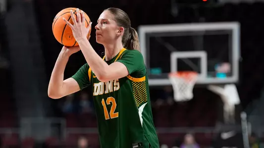 Natasa Tausova shooting vs. Pepperdine 2026