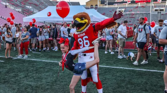 utah_fan_fest_2019_swoop__3