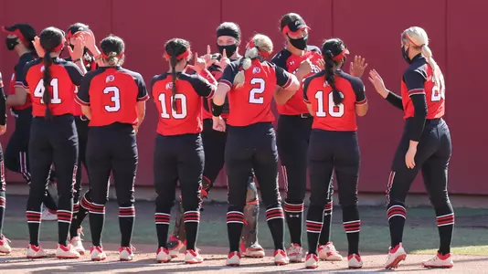 Team pregame softball vs ASU 2021
