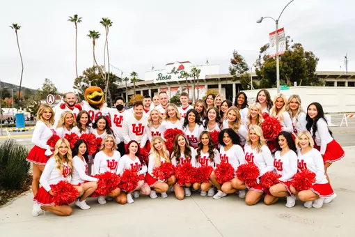 2021 Cheer Team at the Rose Bowl