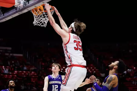 35_Carlson_Branden_MBB_UW_NG22_1