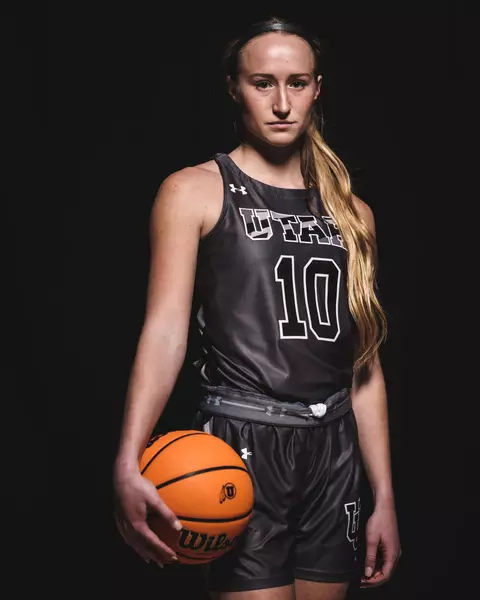 January 19, 2022, Salt Lake City, UT:
The University of Utah Utes Basketball teams pose for portraits in the USS SLC jerseys at the Jon M. Huntsman Center in Salt Lake City, Utah on Wednesday, January 19, 2022.
(Photo by Nick Grace/University of Utah)