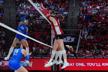 Utah Volleyball Focused on Rivalry with No. 14 BYU Image