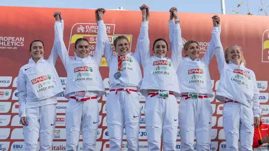 Megan Keith, Cari Hughes, Poppy tank,Izzy Fry, Phoebe Anderson and Verity Ockenden of Team Great Britain celebrate their silver medal in the Women's Senior race during the 2025 SPAR European Cross Country Championships on the 14th December 2025 in Lagoa, Portugal.
Photo credit: Sam Mellish / UKA