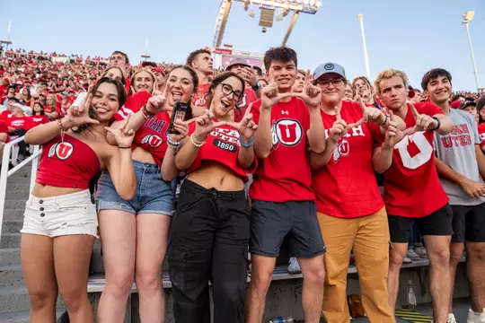 Fans Flash the U