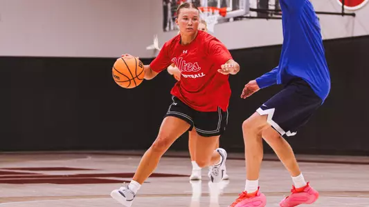 WBB Elise Livingston