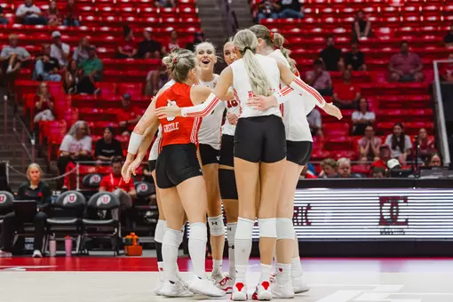 Utah Volleyball Sets Records in Win Over Wyoming