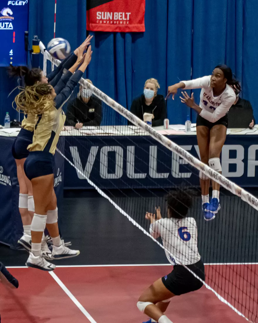 Volleyball at SBC Tourney