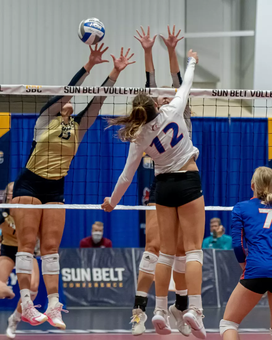 Volleyball at SBC Tourney