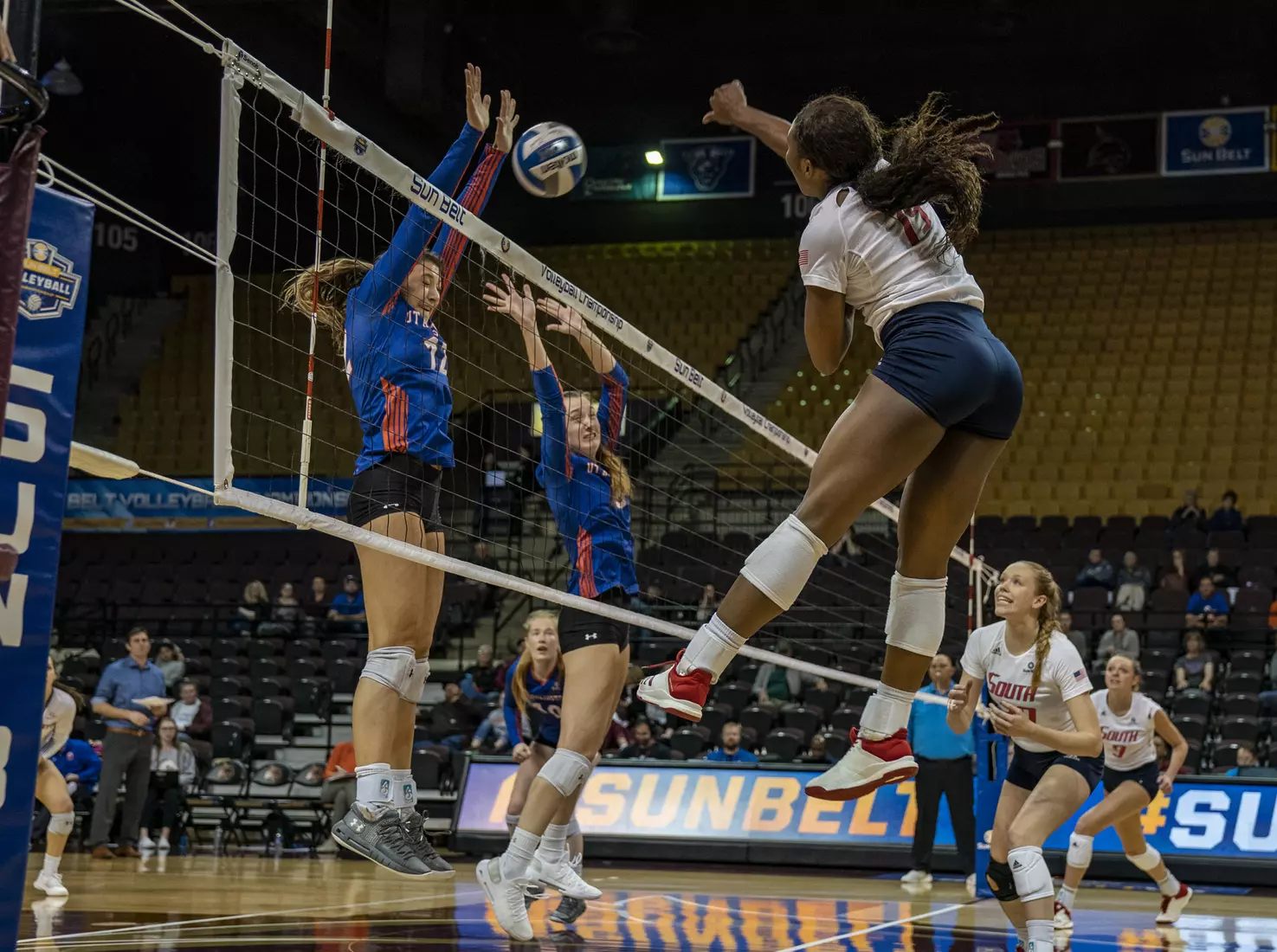 2 - VOLLEYBALL - 2019 - Sun Belt Conference Championship, Quarterfinals, Fri, 22 Nov, Match 4, UTA vs (3) South Alabama, 1930L