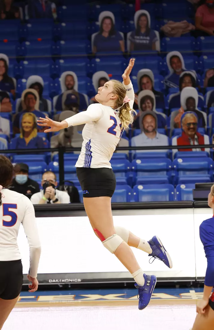 UTA vs Texas State volleyball in Arlington, Texas on October 30, 2020. (Photo/Sharon Ellman)