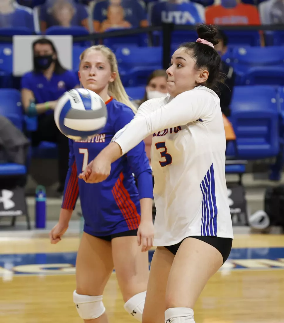 UTA vs Texas State volleyball in Arlington, Texas on October 30, 2020. (Photo/Sharon Ellman)