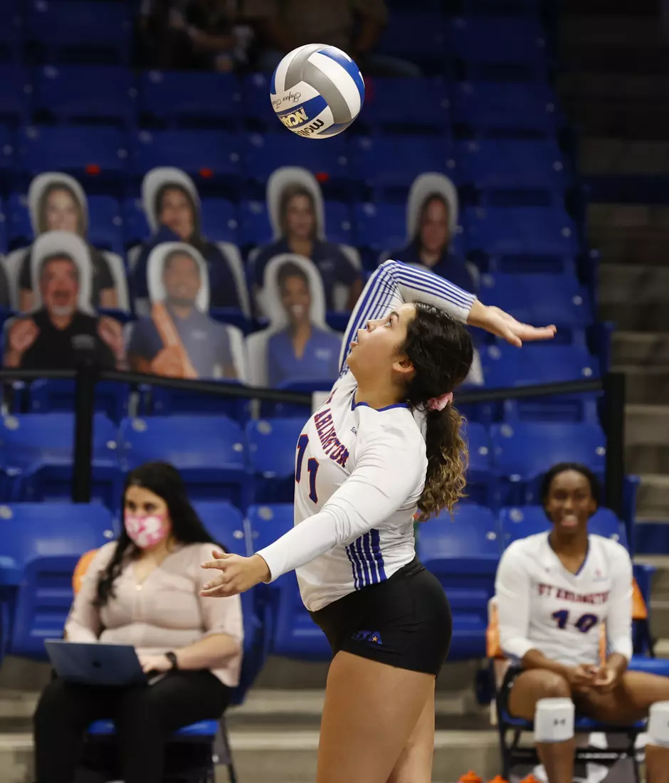 UTA vs Texas State volleyball in Arlington, Texas on October 30, 2020. (Photo/Sharon Ellman)