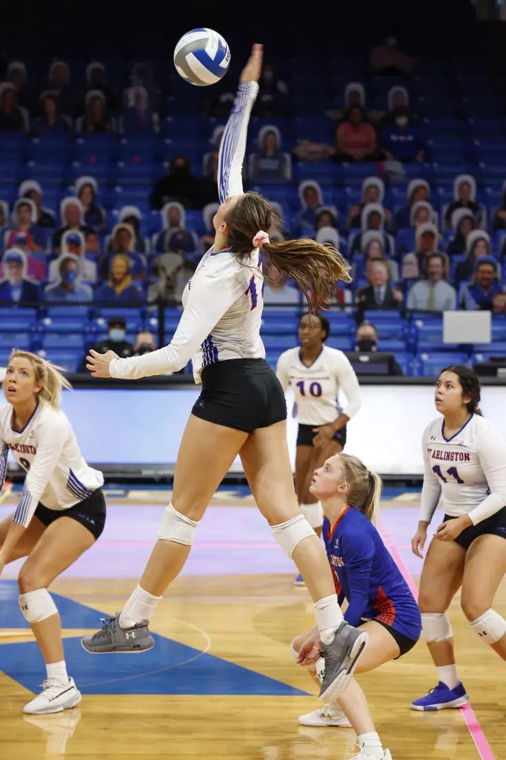 UTA vs Texas State volleyball in Arlington, Texas on October 30, 2020. (Photo/Sharon Ellman)
